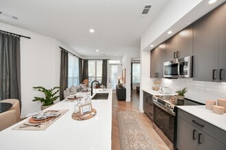 15635 Memorial Dr in Houston, TX - Building Photo - Building Photo