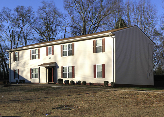 Eastgate Apartments in Newnan, GA - Building Photo - Building Photo