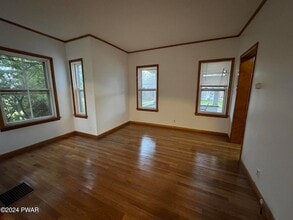 758 Texas Palmyra Hwy in Honesdale, PA - Foto de edificio - Building Photo