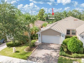 5009 Corsica Square in Vero Beach, FL - Building Photo
