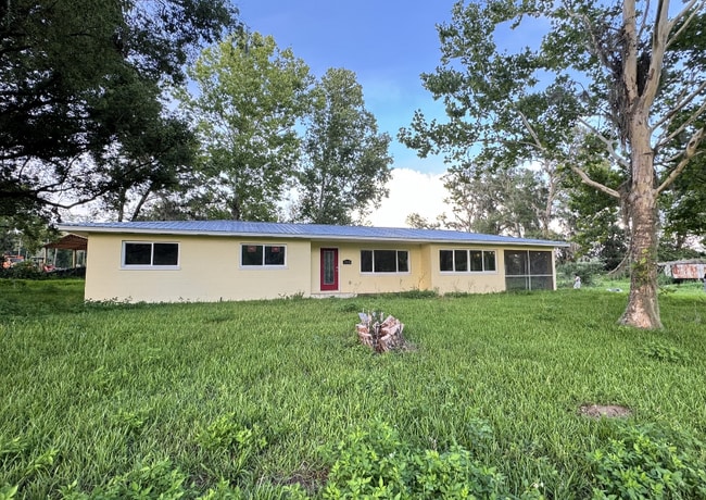 property at 17130 US-301