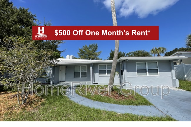 property at 841 La Plaza Ave S