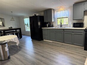 7740 Pretty Lake Rd in Clermont, FL - Foto de edificio - Building Photo