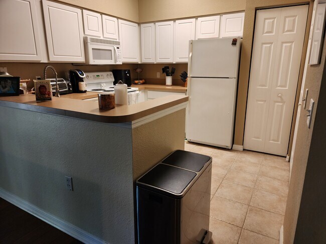 4833 SW 91st Ter in Gainesville, FL - Foto de edificio - Building Photo