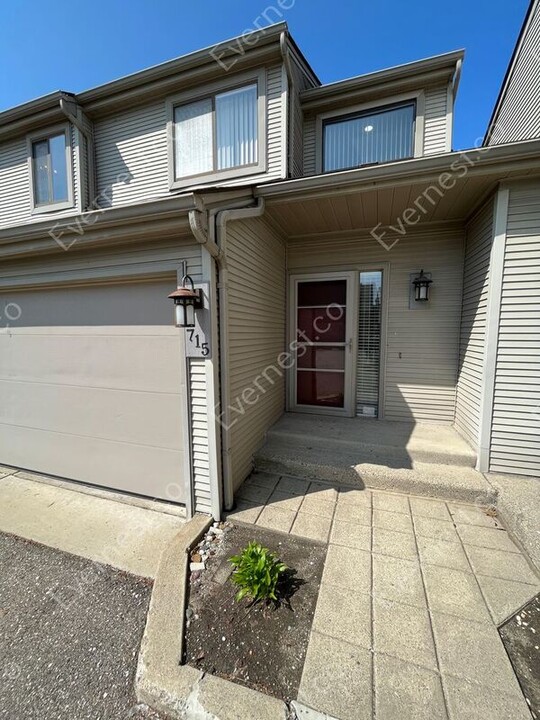 715 Eton Ct Photo