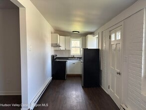 103-105-105 Flatbush Camp Rd in Saugerties, NY - Building Photo - Building Photo