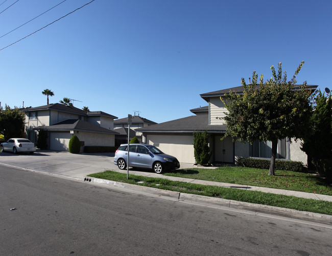 9009-9019 Park St in Bellflower, CA - Building Photo - Building Photo