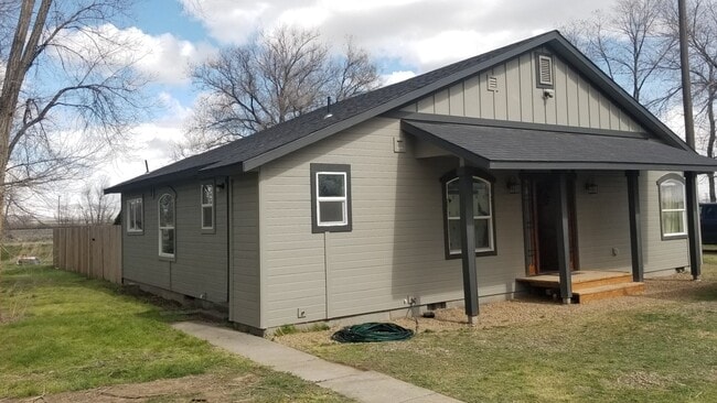 4350 Old U.S. 30 in Mountain Home, ID - Building Photo - Building Photo
