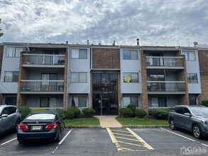 915 Edison Glen Terrace in Edison, NJ - Building Photo - Building Photo