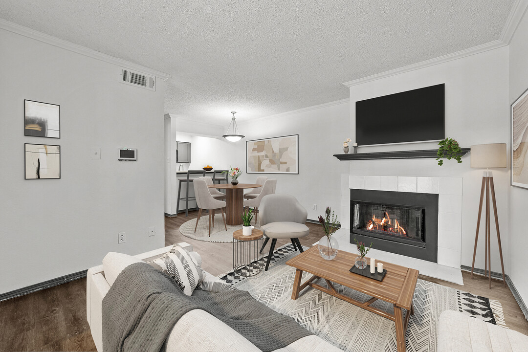 Harper Apartments in Dallas, TX - Building Photo