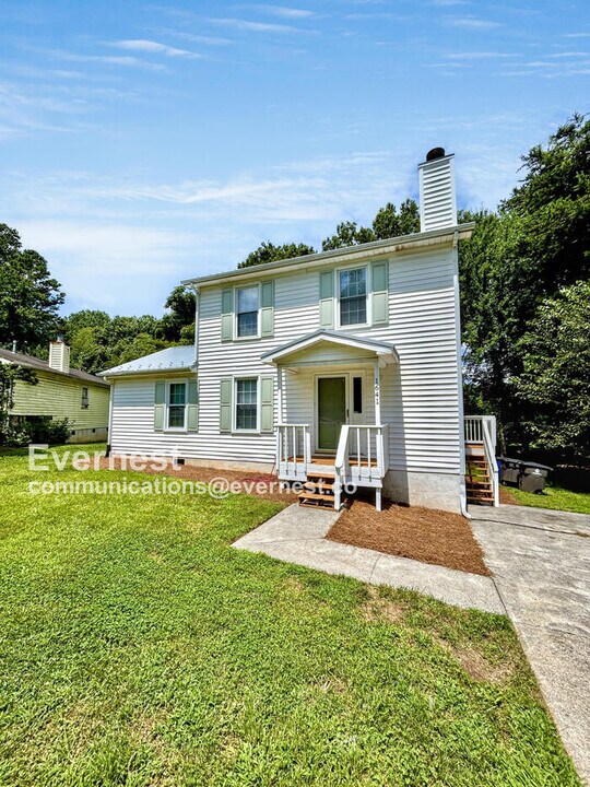 1641 Cranberry Hill Ln in Winston-Salem, NC - Foto de edificio