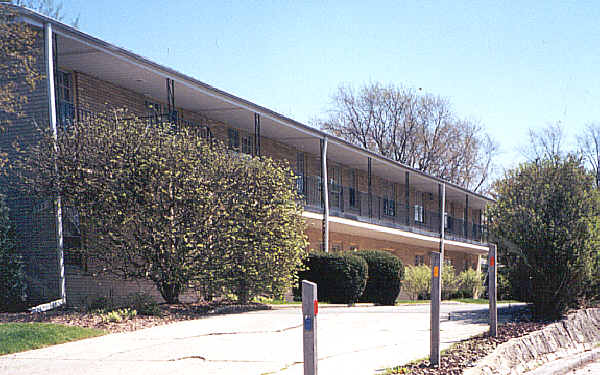 373 W Terra Cotta Ave in Crystal Lake, IL - Building Photo - Building Photo