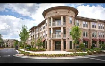 11134 Medlock Bridge Rd in Johns Creek, GA - Foto de edificio - Building Photo