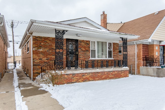 property at 8906 S Halsted St