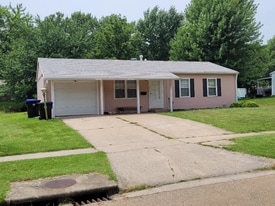 4801 SW 28th St in Topeka, KS - Building Photo