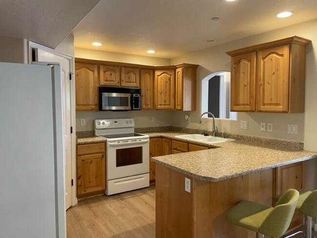 956 W 580 S in Pleasant Grove, UT - Foto de edificio - Building Photo