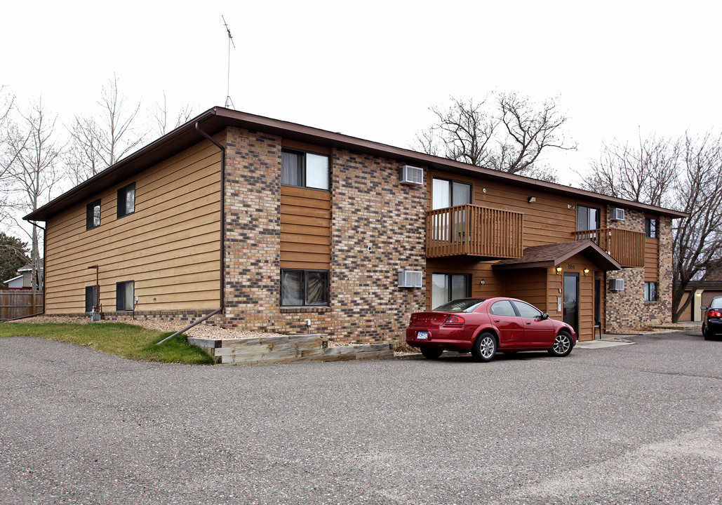 1350 13th Street Cir in Sauk Rapids, MN - Building Photo