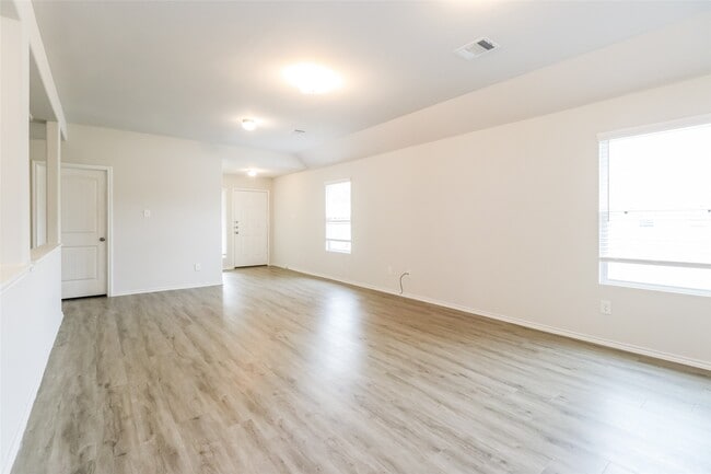 property at 3800 Avalon Ln