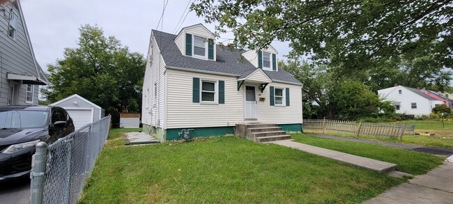 87 Ellington St in Hartford, CT - Building Photo - Building Photo