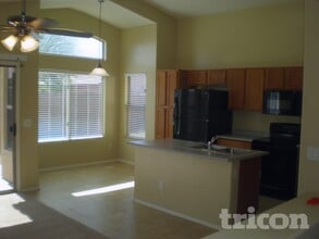 16559 W Post Dr, Unit 4706 in Surprise, AZ - Building Photo - Building Photo