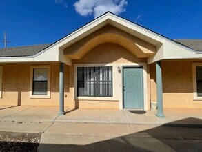1717 M.L.K. Jr Blvd in Clovis, NM - Foto de edificio - Building Photo
