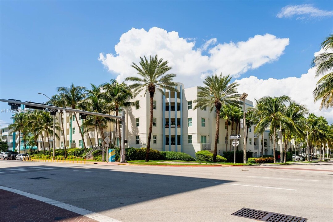 9172 Collins Ave in Surfside, FL - Building Photo