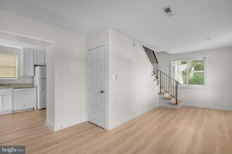 6064 Drum Point Rd in Deale, MD - Building Photo - Building Photo