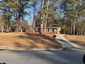 1313 Kings Mountain Rd in Columbus, GA - Building Photo