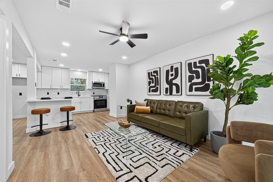 7131 Mobud Dr in Houston, TX - Foto de edificio