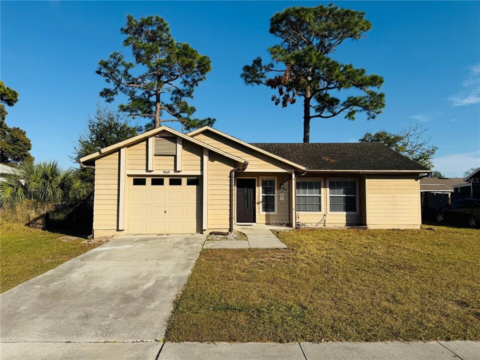 1549 Elmwood Ave in Kissimmee, FL - Building Photo