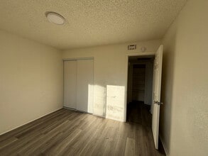 1134 E Ave Q in Palmdale, CA - Building Photo - Building Photo