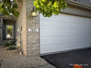 7852 Garland Ln N in Maple Grove, MN - Building Photo - Building Photo