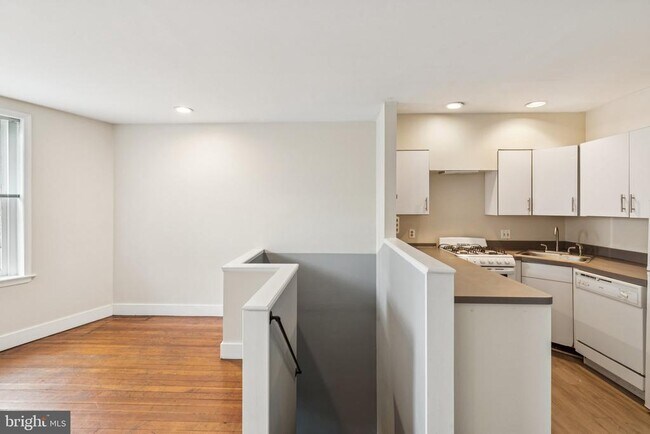 918 E Passyunk Ave in Philadelphia, PA - Building Photo - Building Photo