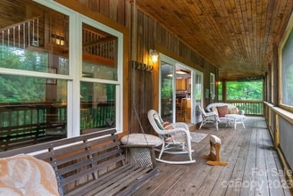 239 Elk Shoals Creek Rd in Burnsville, NC - Building Photo - Building Photo