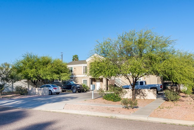 18017 N 40th Pl in Phoenix, AZ - Building Photo - Building Photo