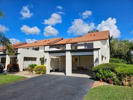 744 Avenida Estancia in Venice, FL - Building Photo