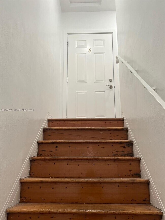 215 Zamora Ave in Coral Gables, FL - Building Photo - Building Photo