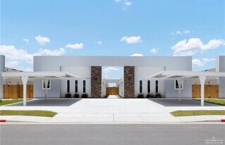 7 Northwestern Ave in McAllen, TX - Building Photo