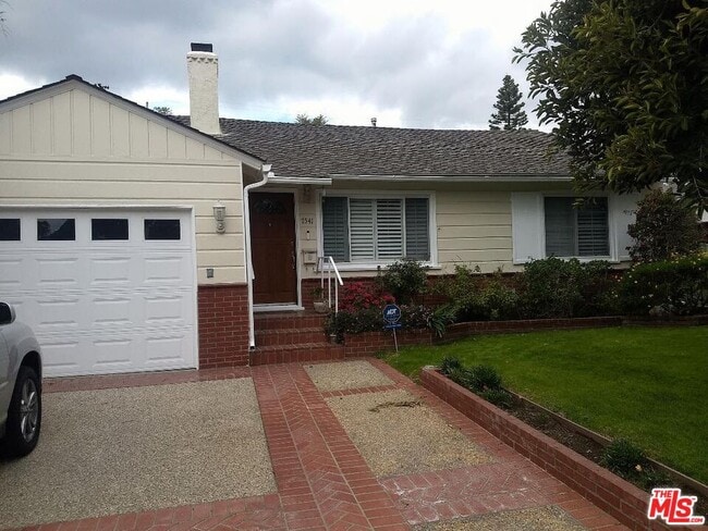 property at 7541 Agnew Ave