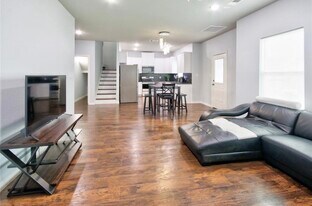 3510 Oleander Ave in Texas City, TX - Building Photo