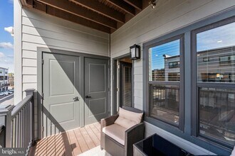 12875 Mosaic Pk Wy in Herndon, VA - Building Photo - Building Photo