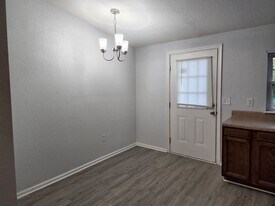 2043 Maywood St in Chesapeake, VA - Building Photo