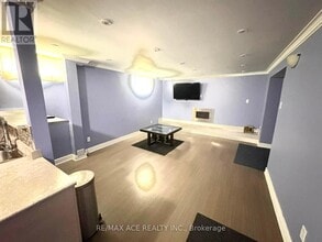 251 Taysham Crescent in Toronto, ON - Building Photo - Building Photo