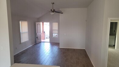 4617 Emerald Knoll Rd in Oklahoma City, OK - Building Photo - Building Photo