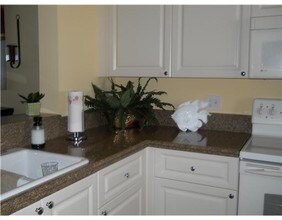 3 Harbour Isle Dr E-Unit -3 in Fort Pierce, FL - Building Photo - Building Photo