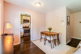 10655 Montrose Ave in Bethesda, MD - Building Photo - Building Photo