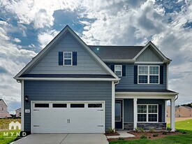 102 Sina St in Troutman, NC - Building Photo