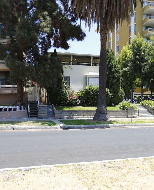 324 S Occidental Blvd in Los Angeles, CA - Building Photo - Building Photo