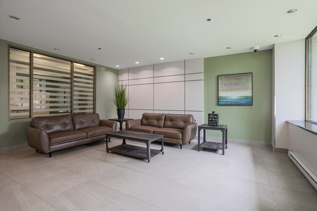 Place Northcrest in Montréal, QC - Building Photo - Building Photo