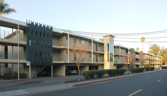 Park Plaza Apartments in Mountain View, CA - Foto de edificio - Building Photo